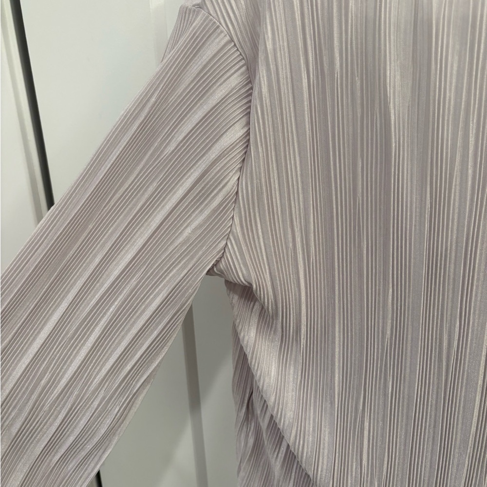 Anthropologie Grey Silver Sheer Plisse Long Sleeve Tie Front Top Size Small - Picture 10 of 13